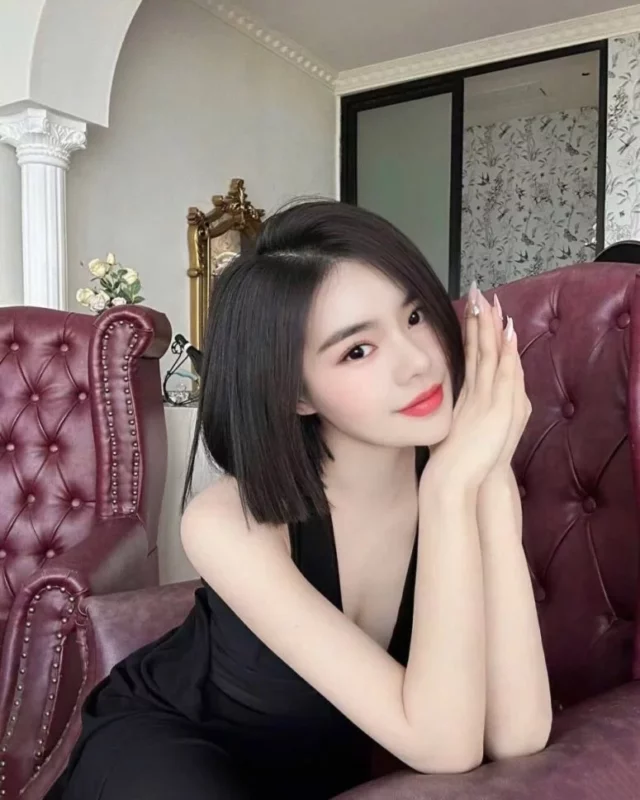 FinFin Singapore Escort profile photo showing elegant portrait
