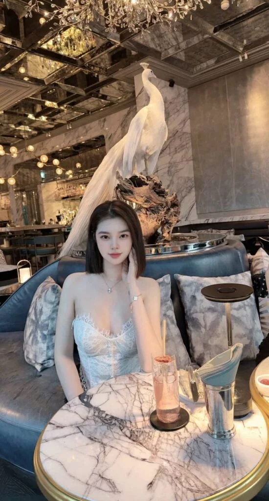 Profile details showing FinFin Singapore Escort rates and duration