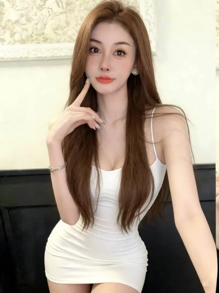 escort in SG companion Lanna Hindi — warm presentation supporting a tailored experience