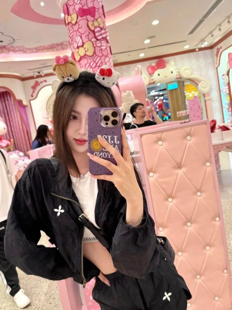 Private in-call room availability schedule for Enny Singapore Escort appointments
