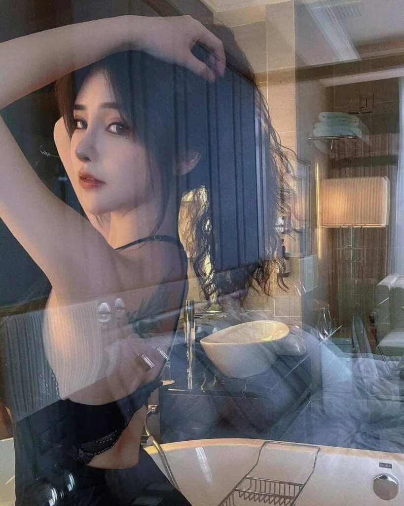 Booking interface for QingQing Singapore Escort services