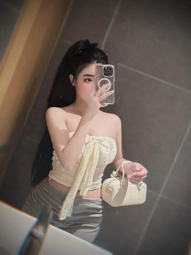 Booking interface for Yudy Singapore Escort